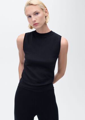 Fine-knit top