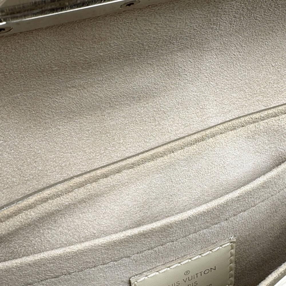 Louis Vuitton Montaigne