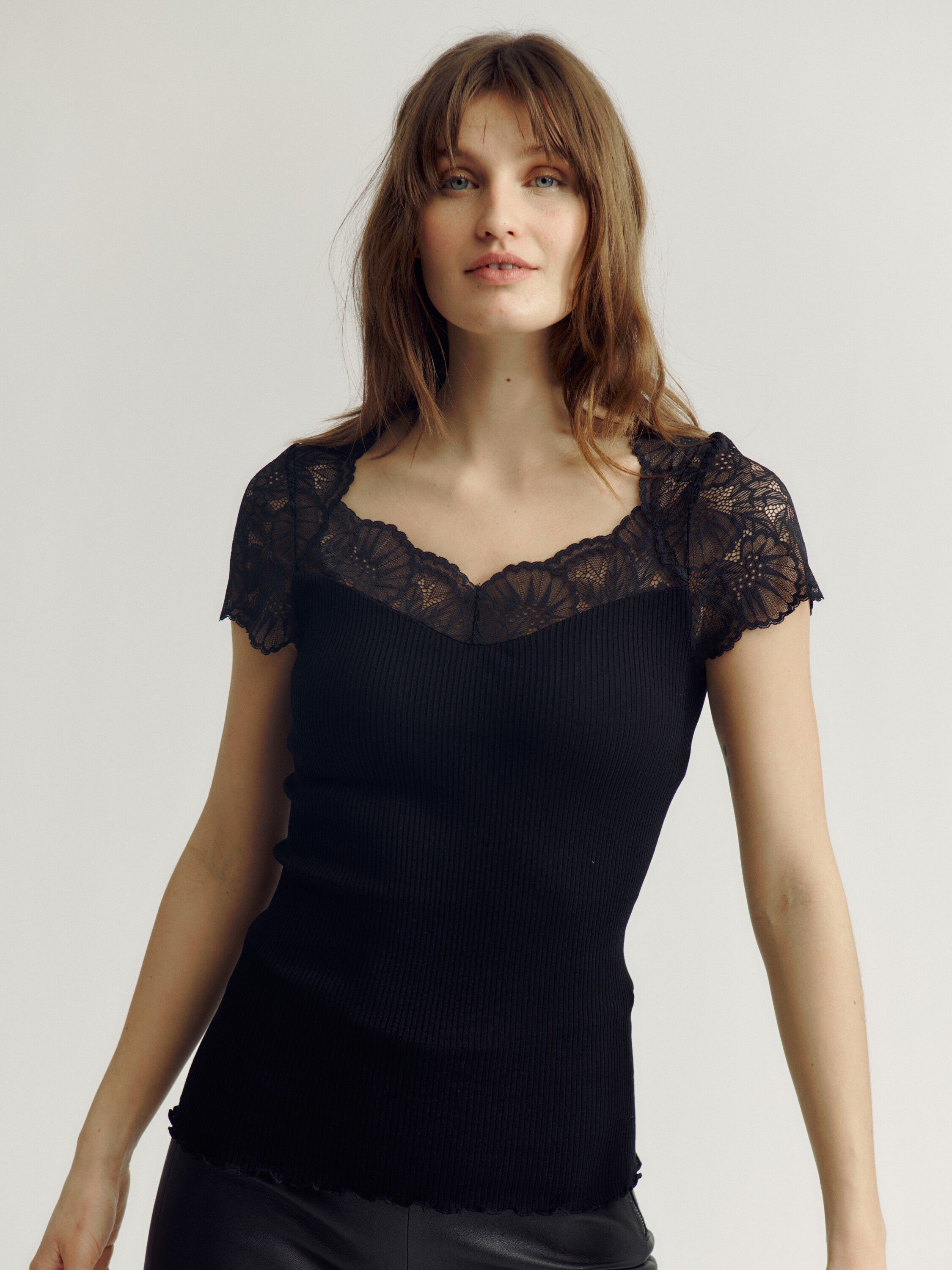 RWBeatha Silk Capsleeve T-shirt