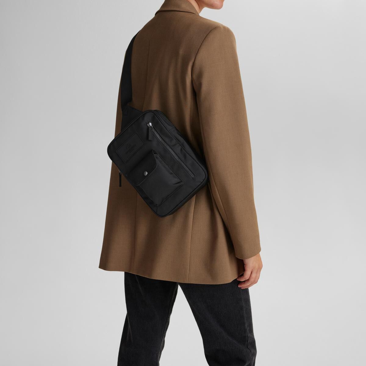 Darlambg One Shoulder. , Mono.