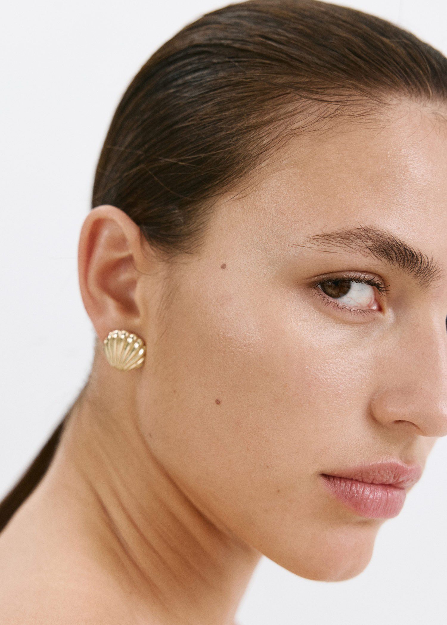 Shell design earring set