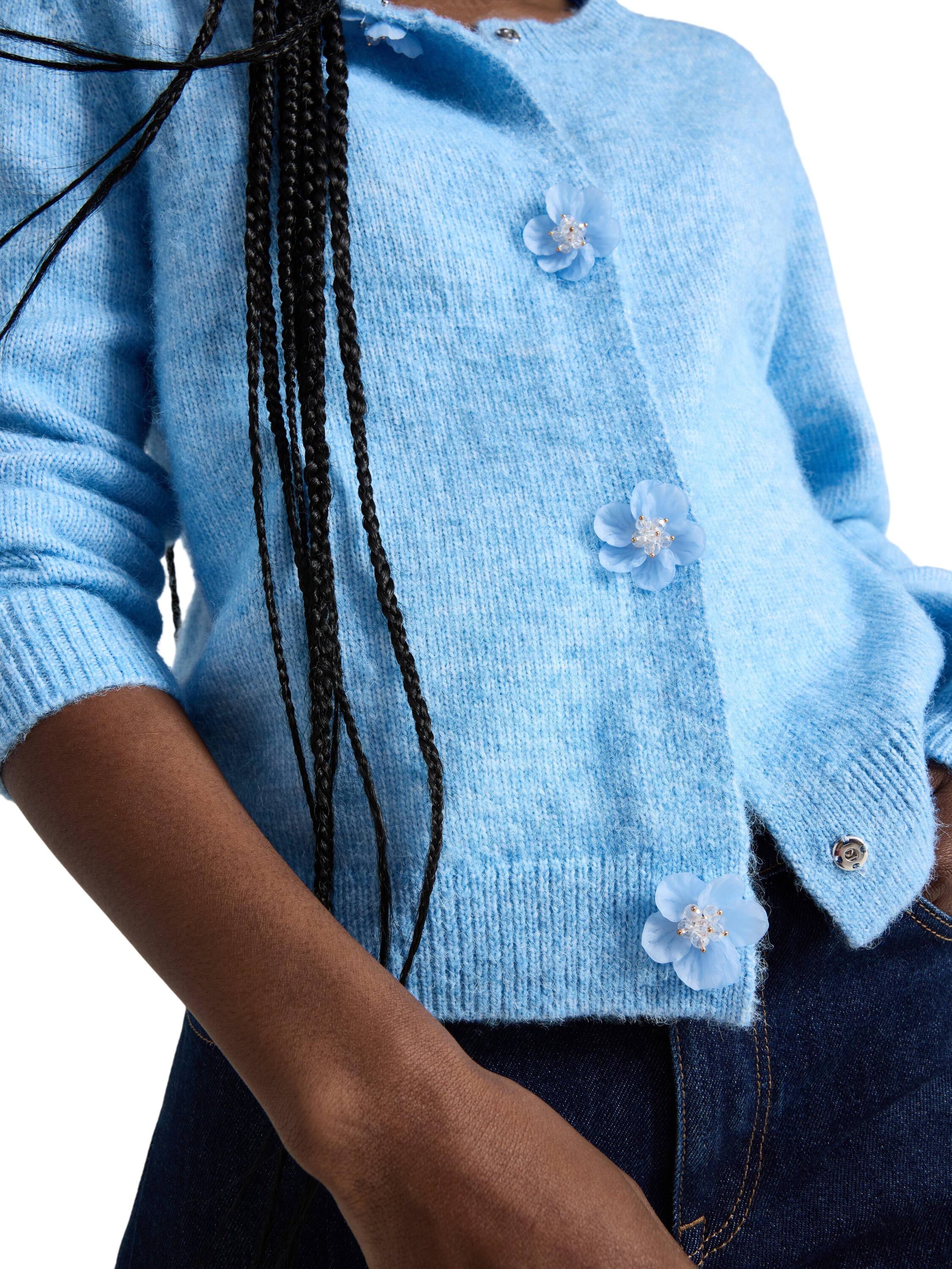 Knitted cardigan with a relaxed fit