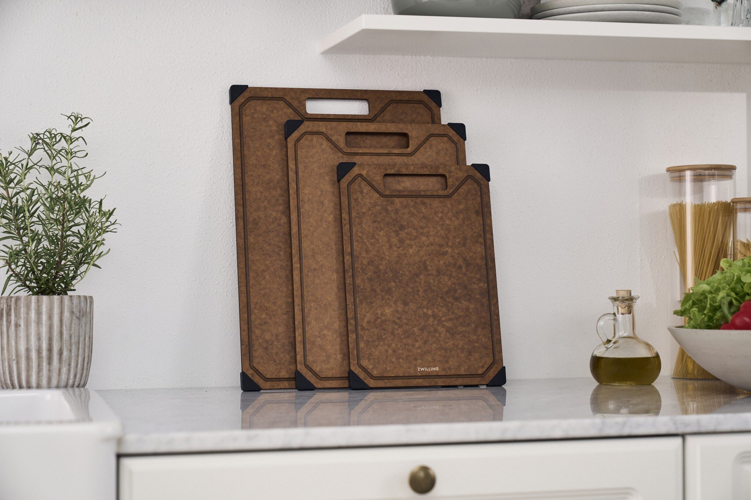 31 cm x 21 cm, Sk&auml;rbr&auml;dor, Brun-Svart