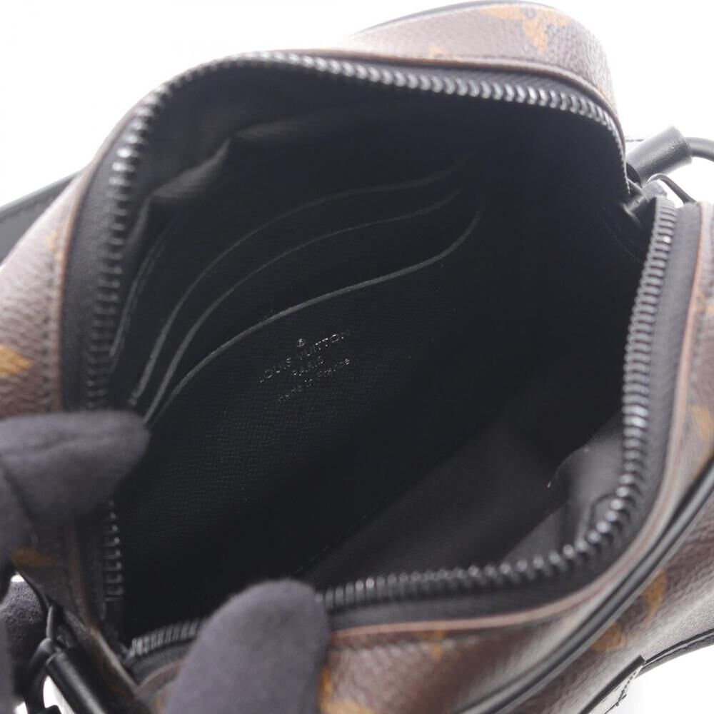 Louis Vuitton Shoulder Bags