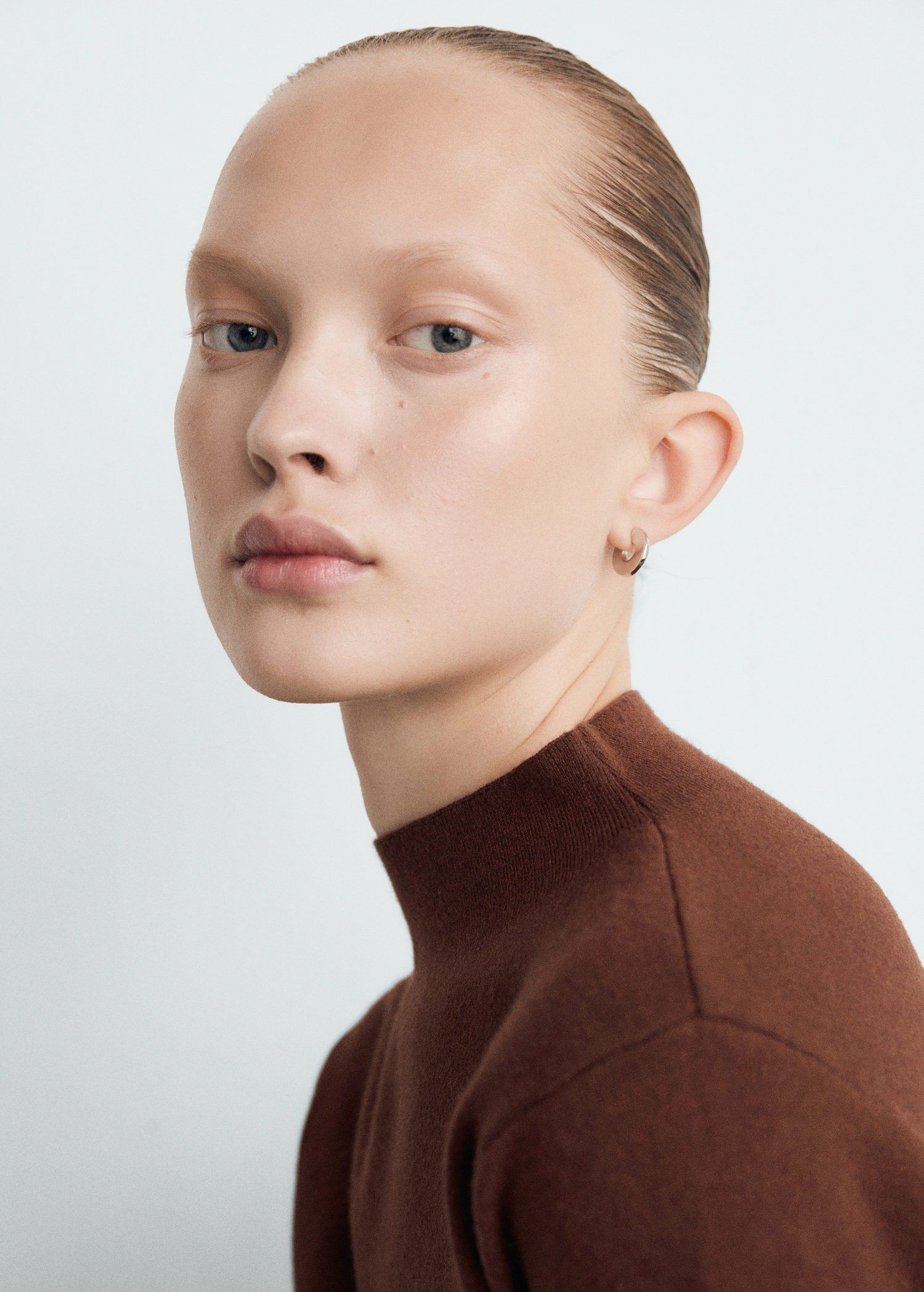 Knitted sweater with perkins neck