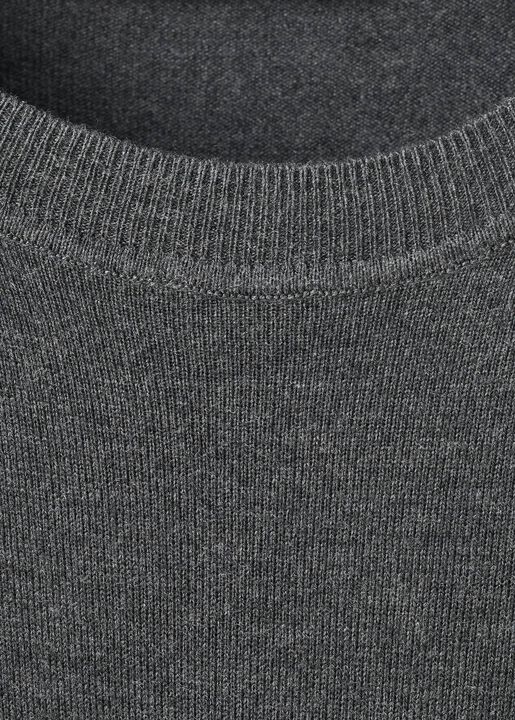 Fine-knit crew-neck sweater