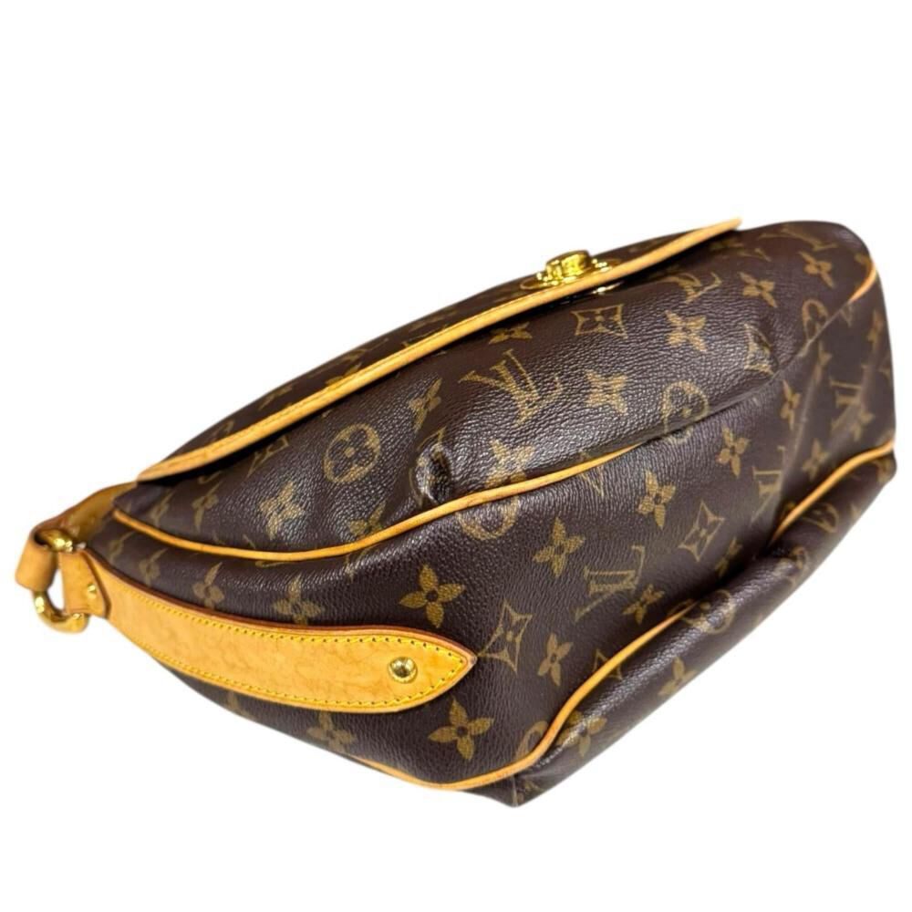Louis Vuitton Shoulder Bags