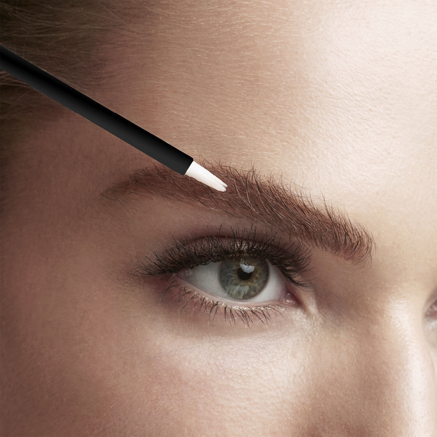 Eyebrow Renewing Serum 5 ml.