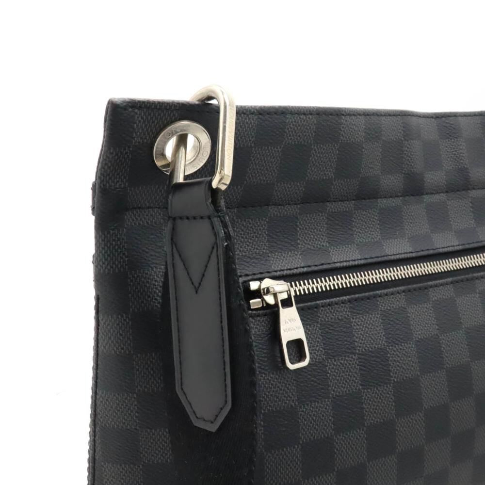 Louis Vuitton Shoulder Bags