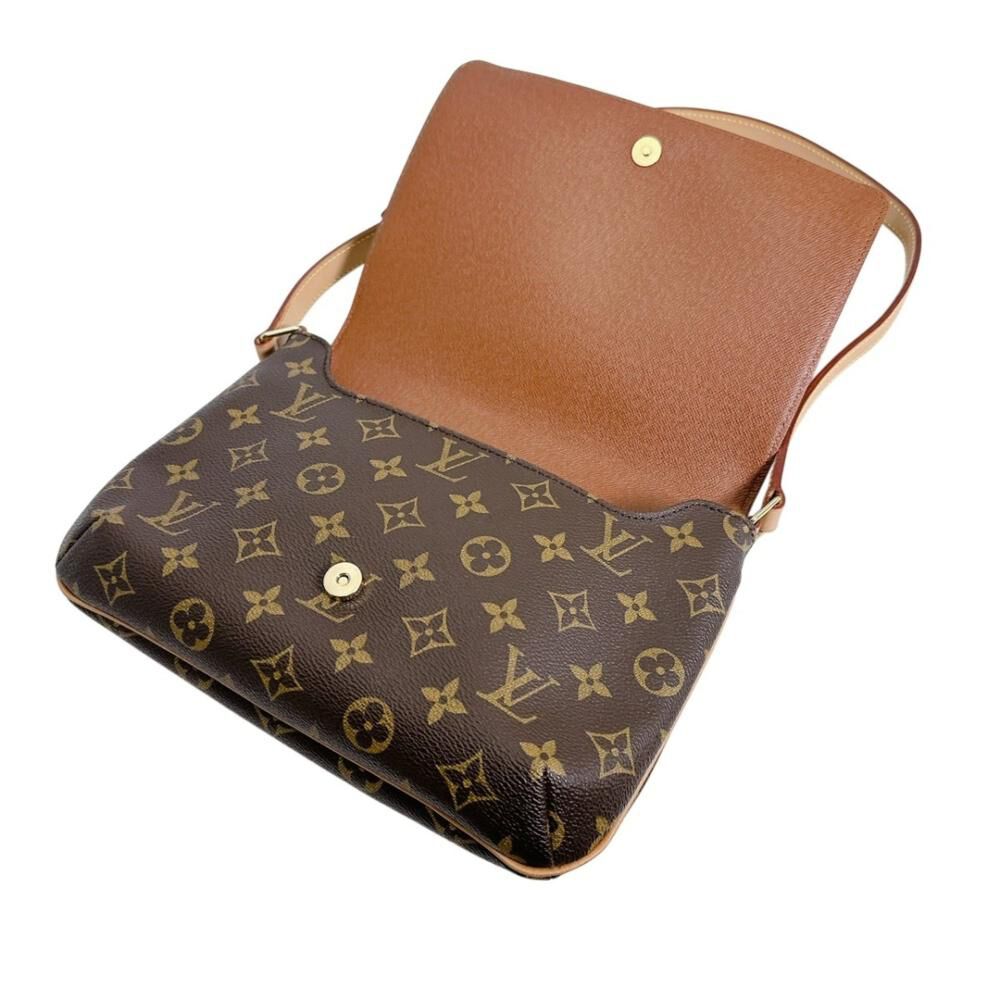 Louis Vuitton Shoulder Bags