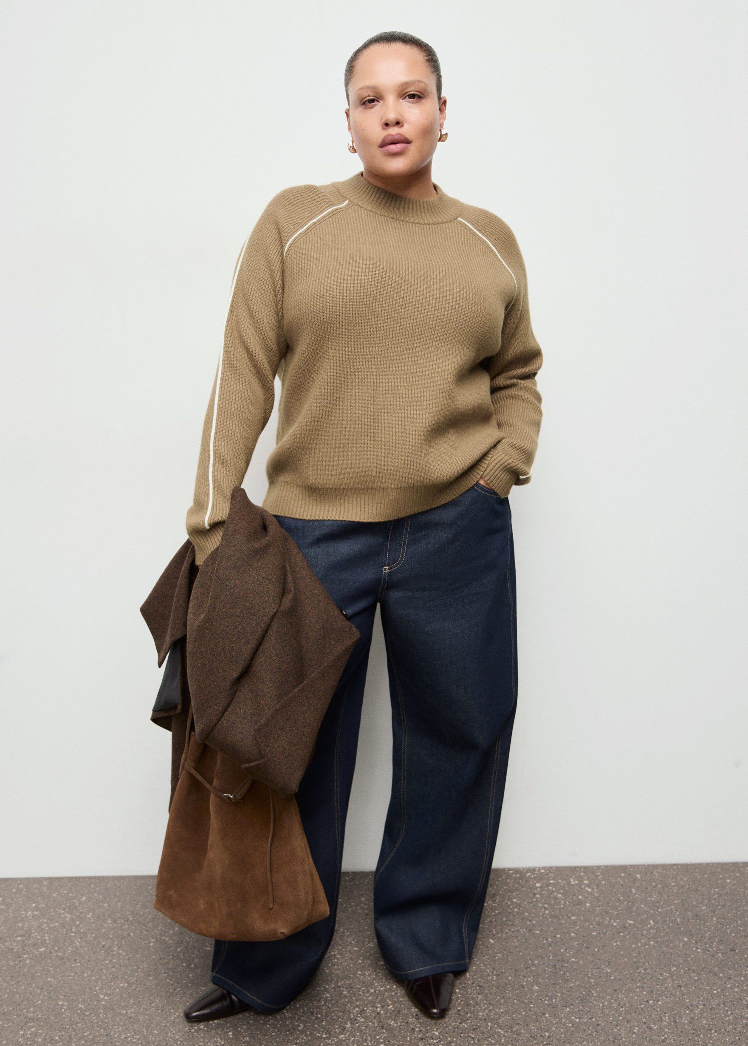 Knitted sweater with perkins neck