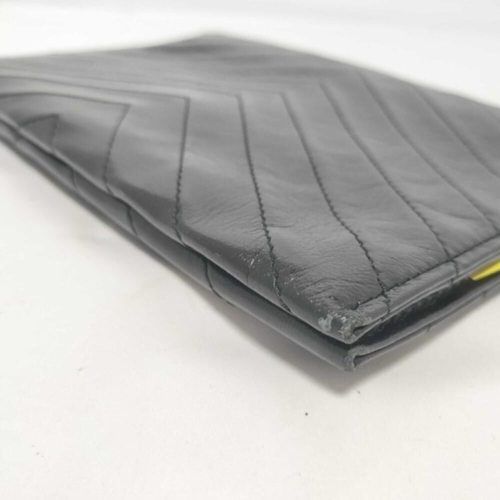Yves Saint Laurent Clutch