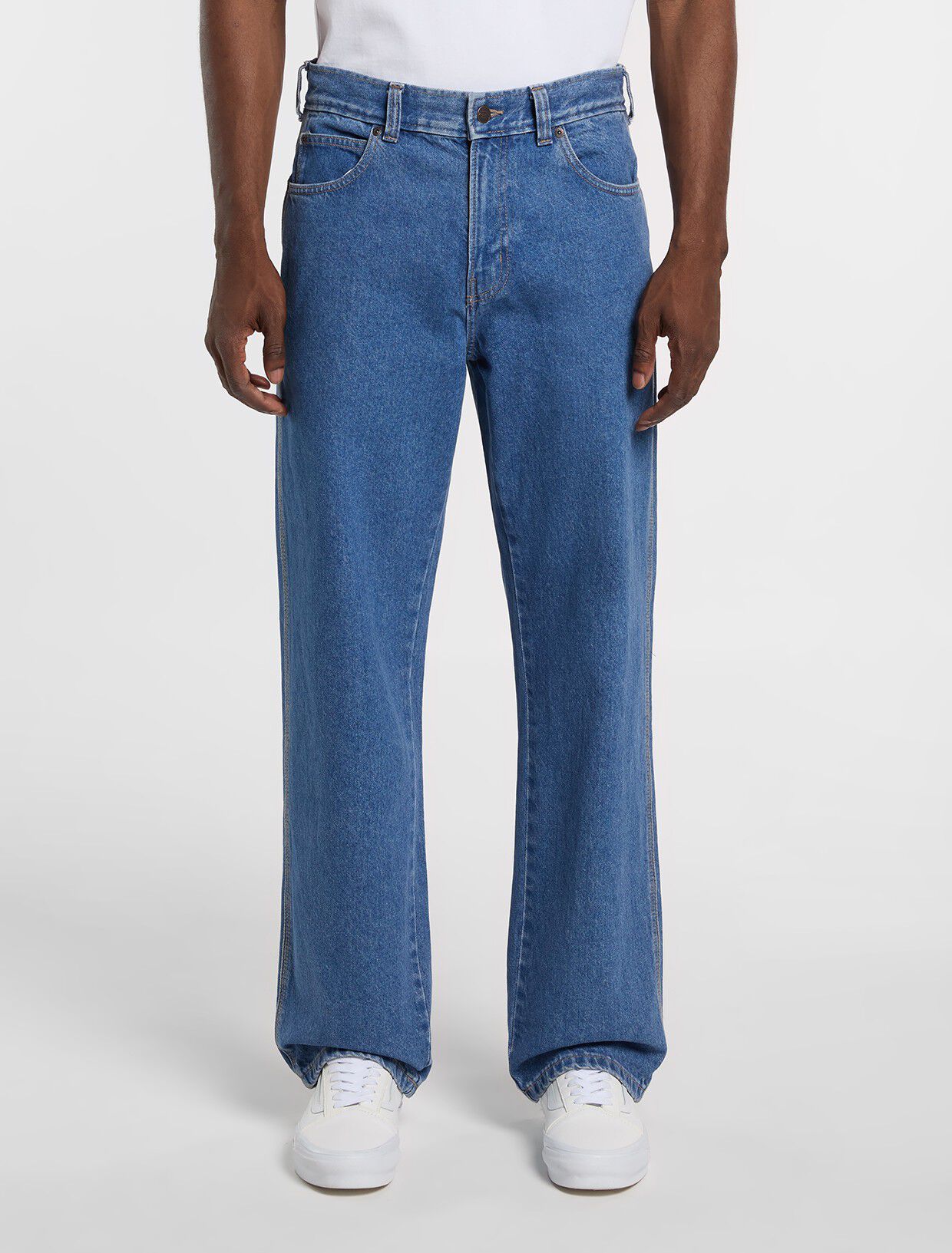 954 RELAXED STRAIGHT WORK JEANS CLA