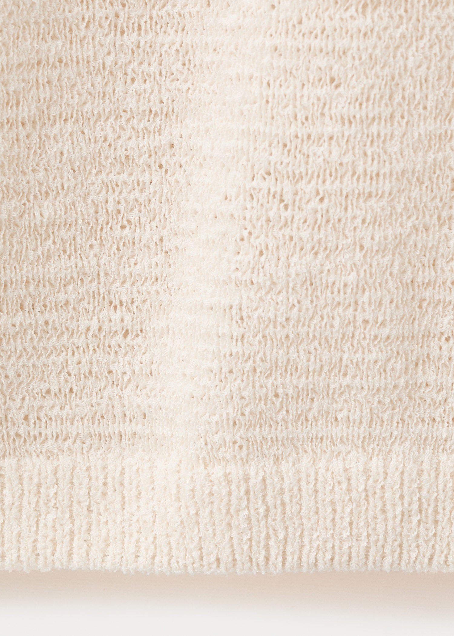 Short-sleeved knitted sweater