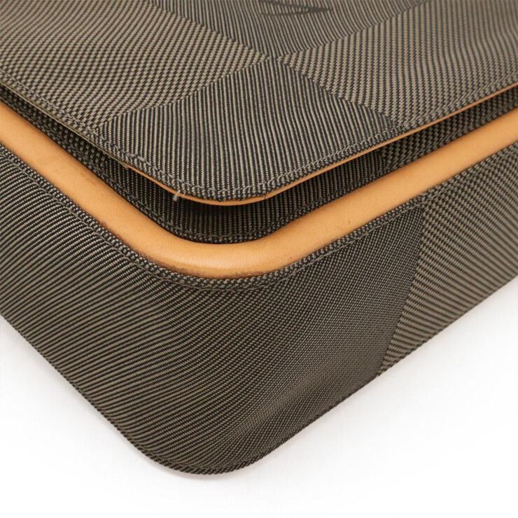 Louis Vuitton Messenger