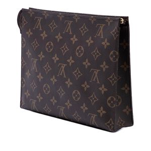 Louis Vuitton Taiga Toiletry Pouch