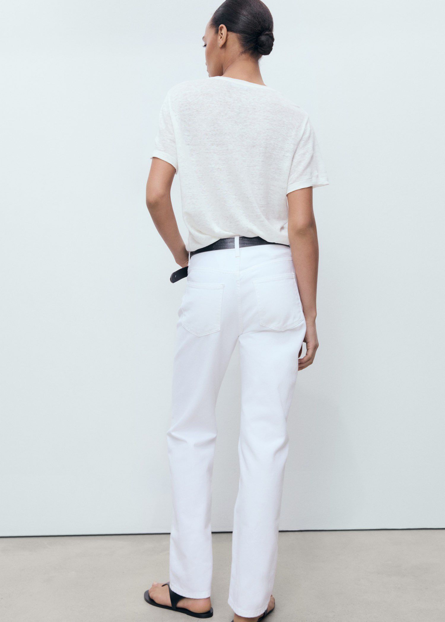 V-neck linen t-shirt