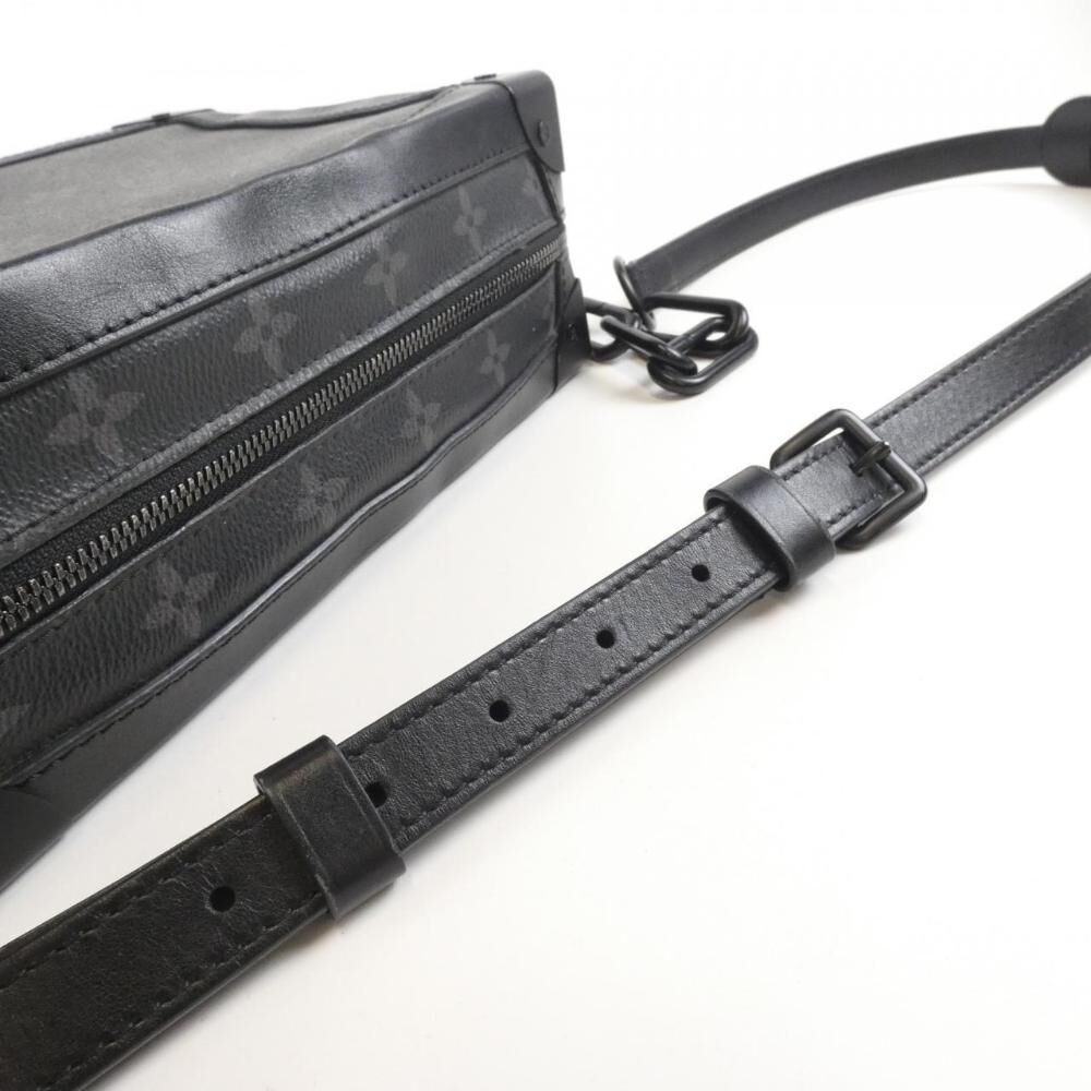 Louis Vuitton Shoulder Bags