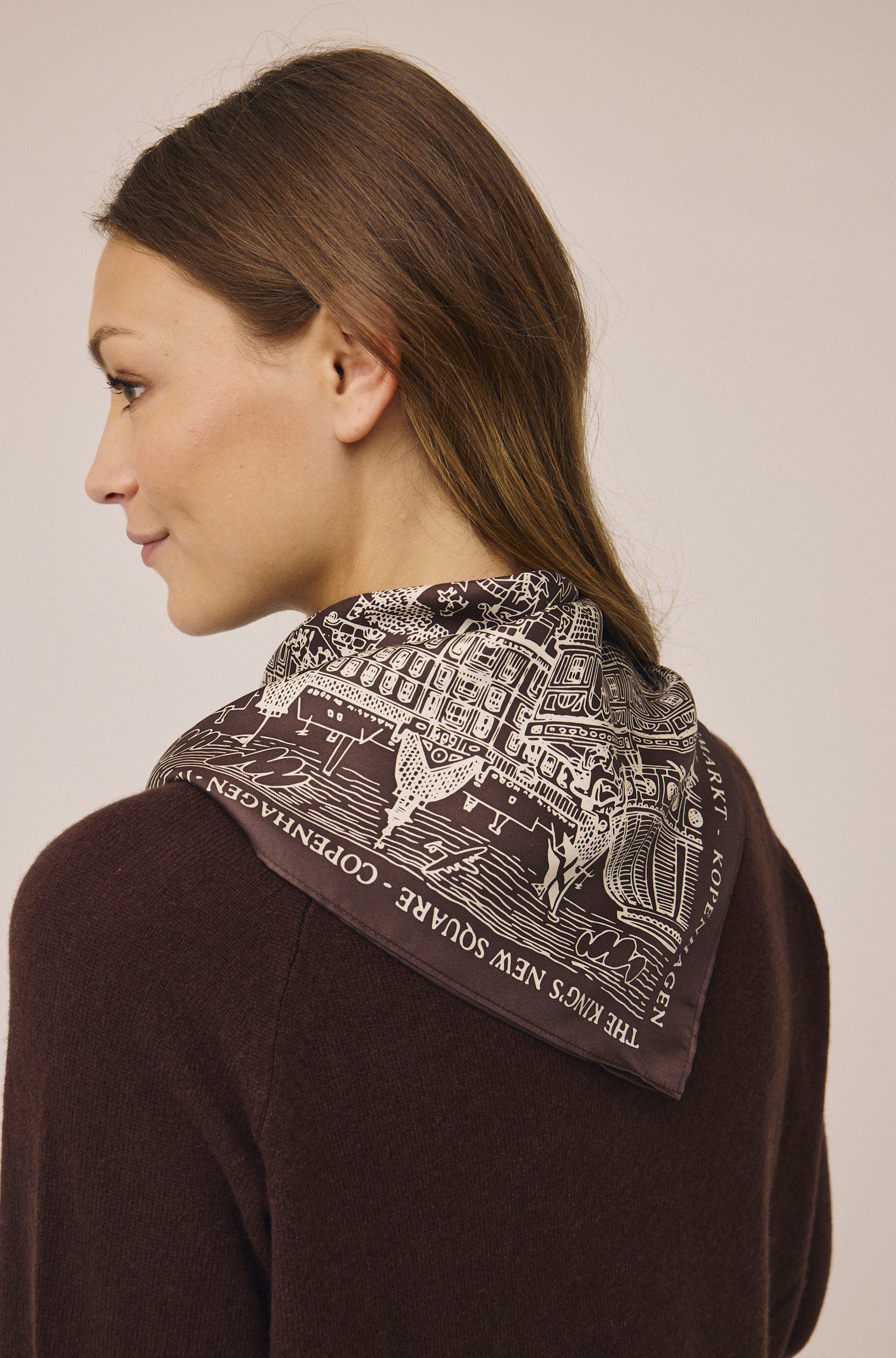 Magasin Iconic Scarf 53x53cm - 100% Silke