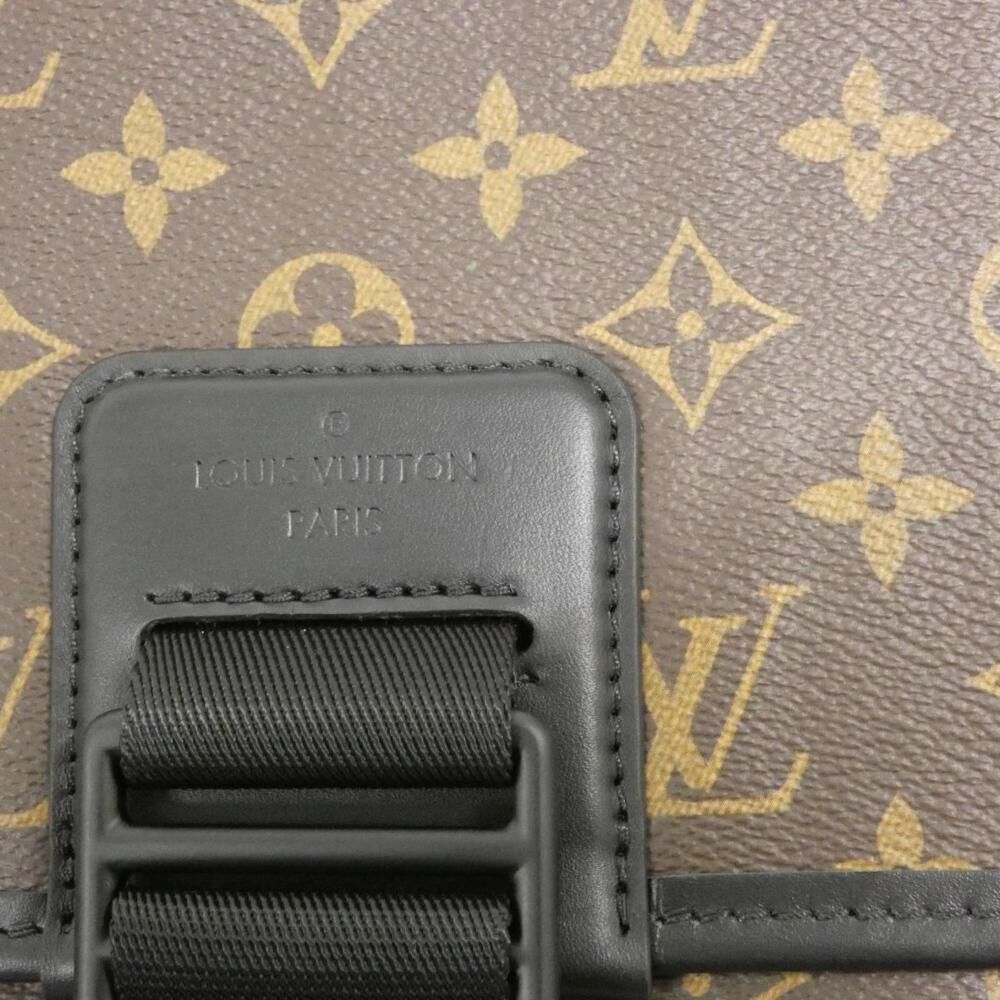 Louis Vuitton Shoulder Bags