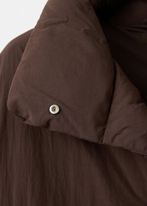 Padded anorak with toggle fastening