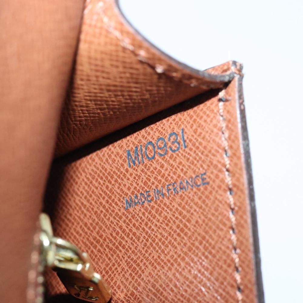 Louis Vuitton Clutch