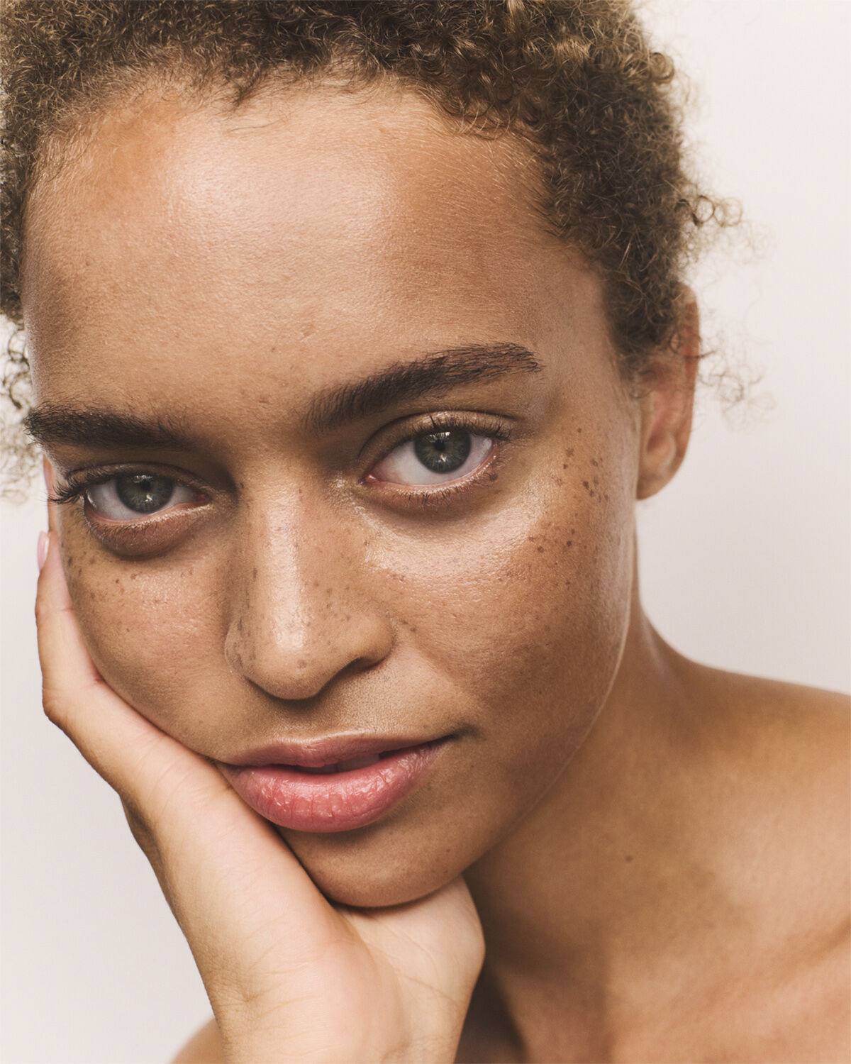 Skin Light - Natural Liquid Foundation