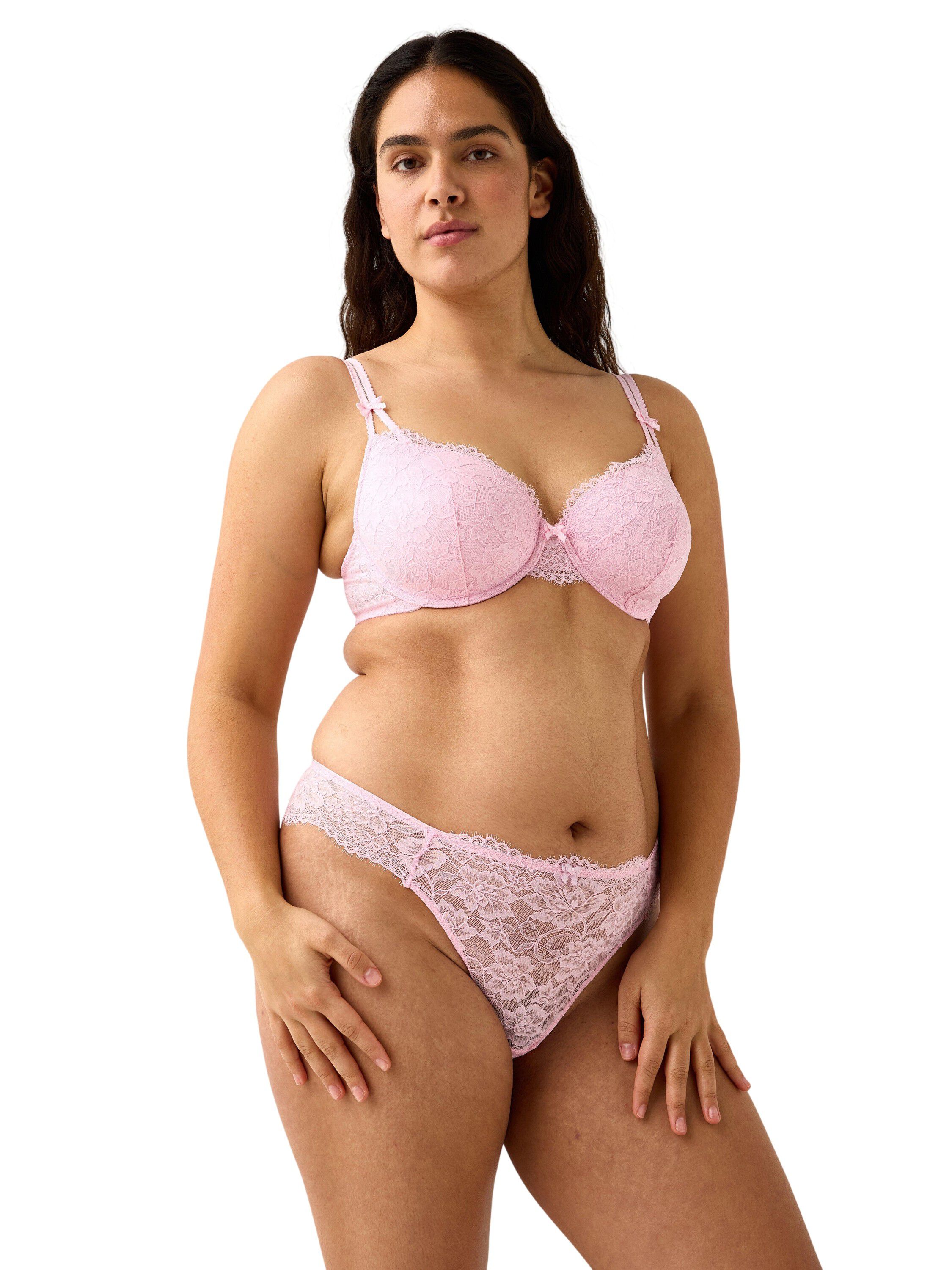 Brazilian briefs in soft lace with