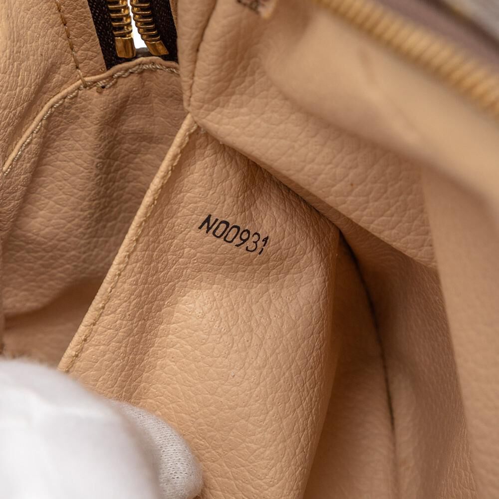 Louis Vuitton Trousse Toilette