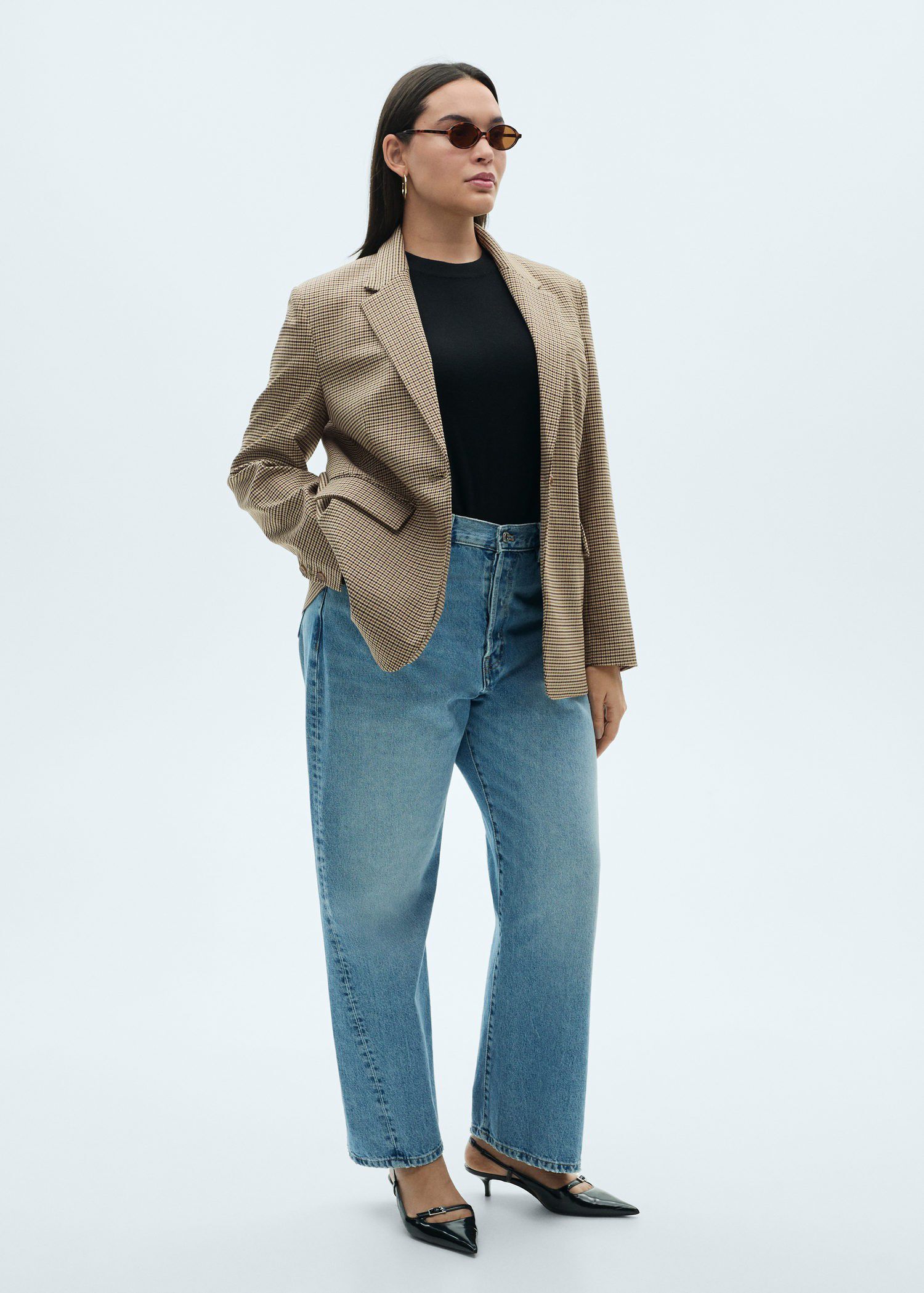 Straight-fit micro-houndstooth jack