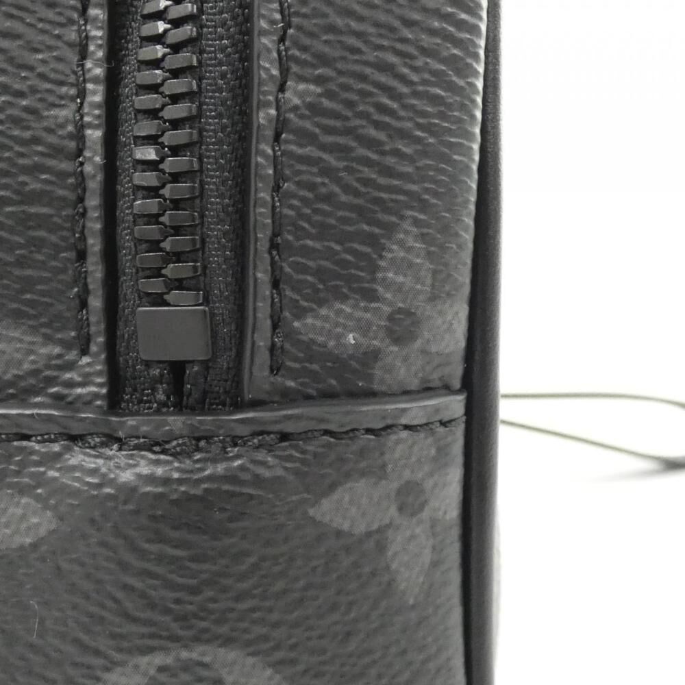 Louis Vuitton Clutch