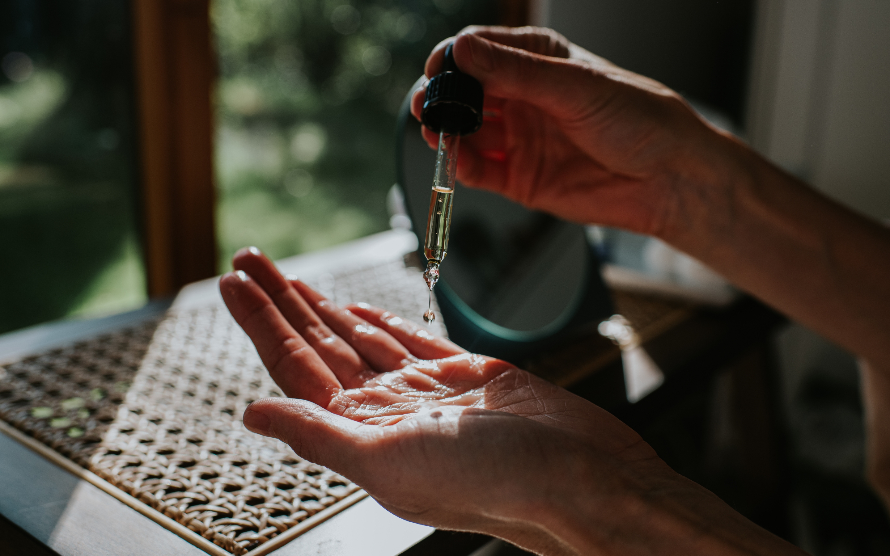 h&aelig;nder og serum