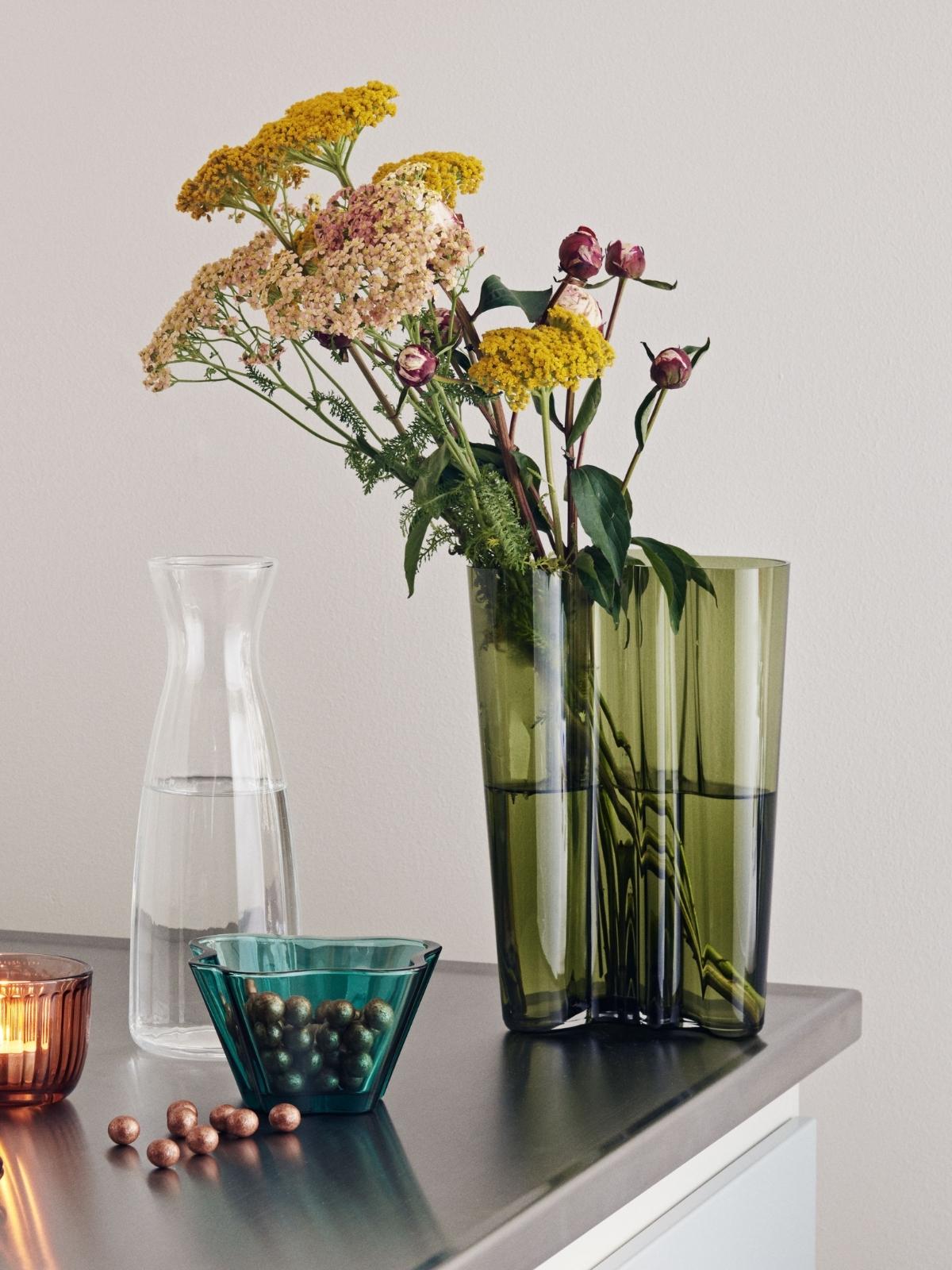 Some alternative text