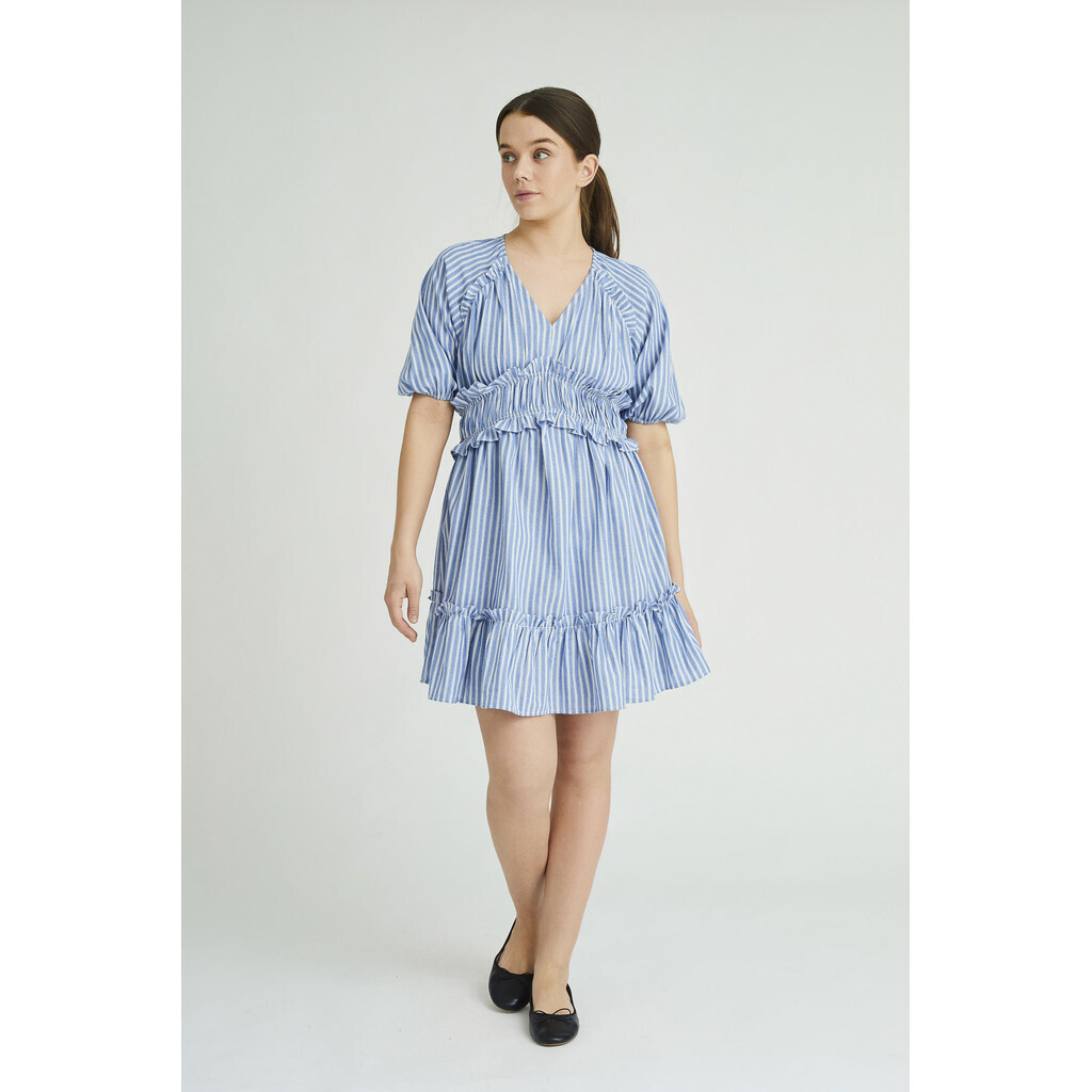A-VIEW Safia Dress Dam Korta Klänningar Stl. 34 - Från Magasin