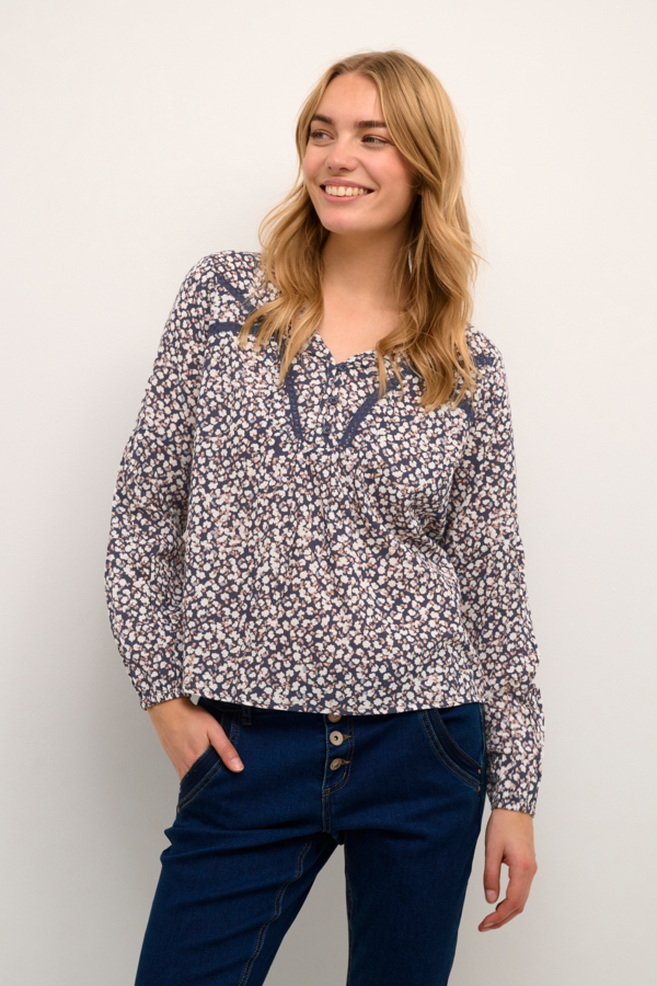 Cream Crbetri Blouse Dam Långärmade Blusar Stl. 36 - Från Magasin