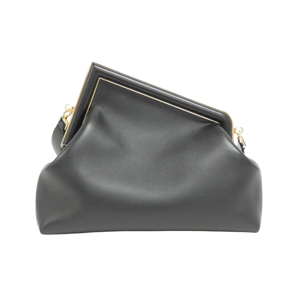 Fendi Vintage Shoulder Bag Stl. - Axelremsväskor Från Magasin
