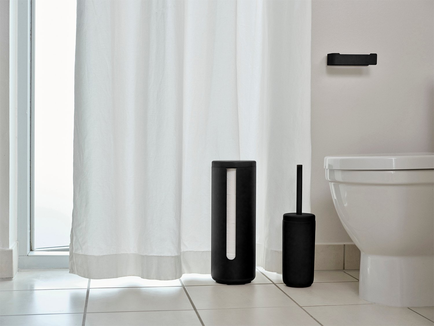 Zone Toalettpappershållare Ume Black - L:16,4cm B:7,6cm H:4cm Toalettrullehållare Från Magasin