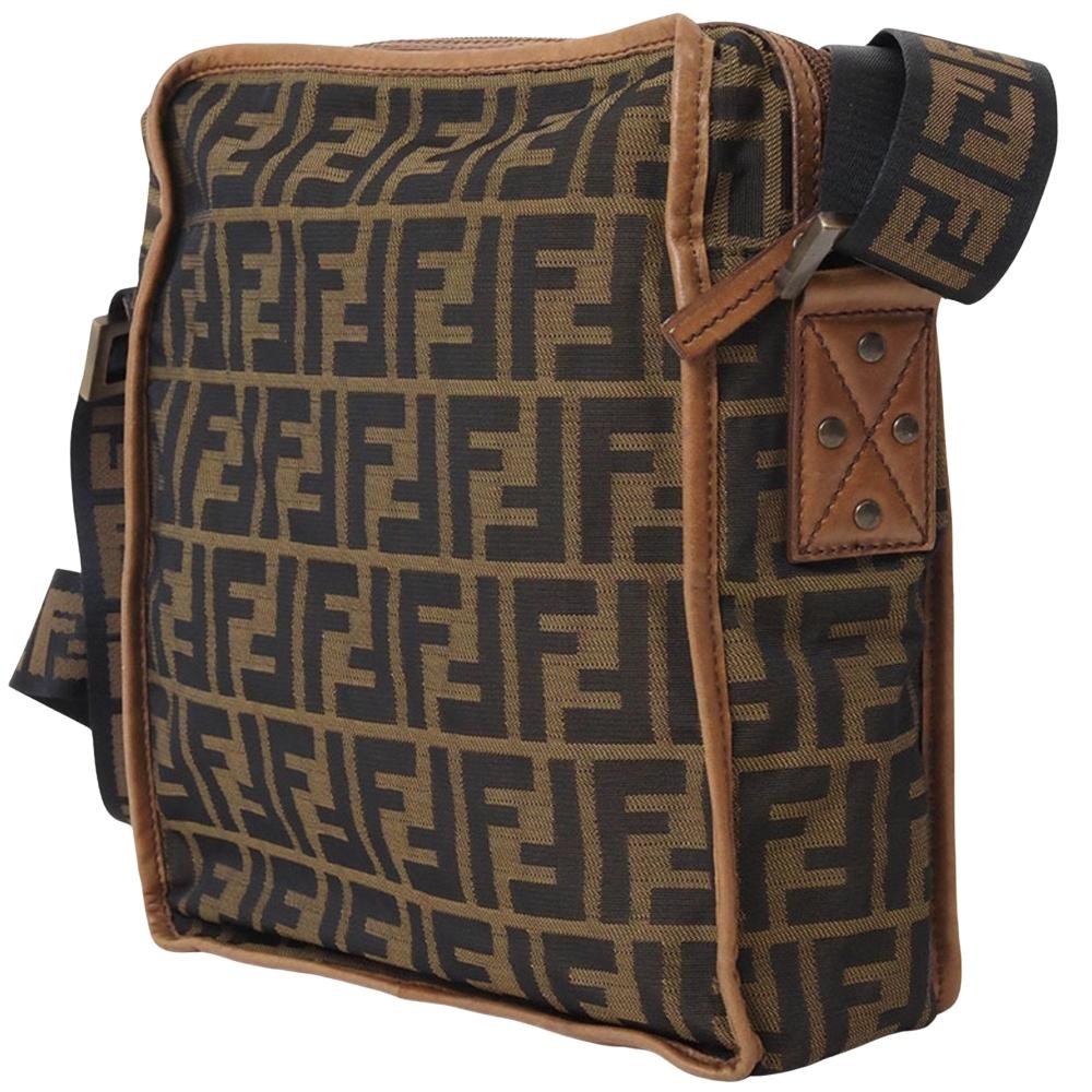 Fendi Vintage Shoulder Bag Stl. - Axelremsväskor Från Magasin